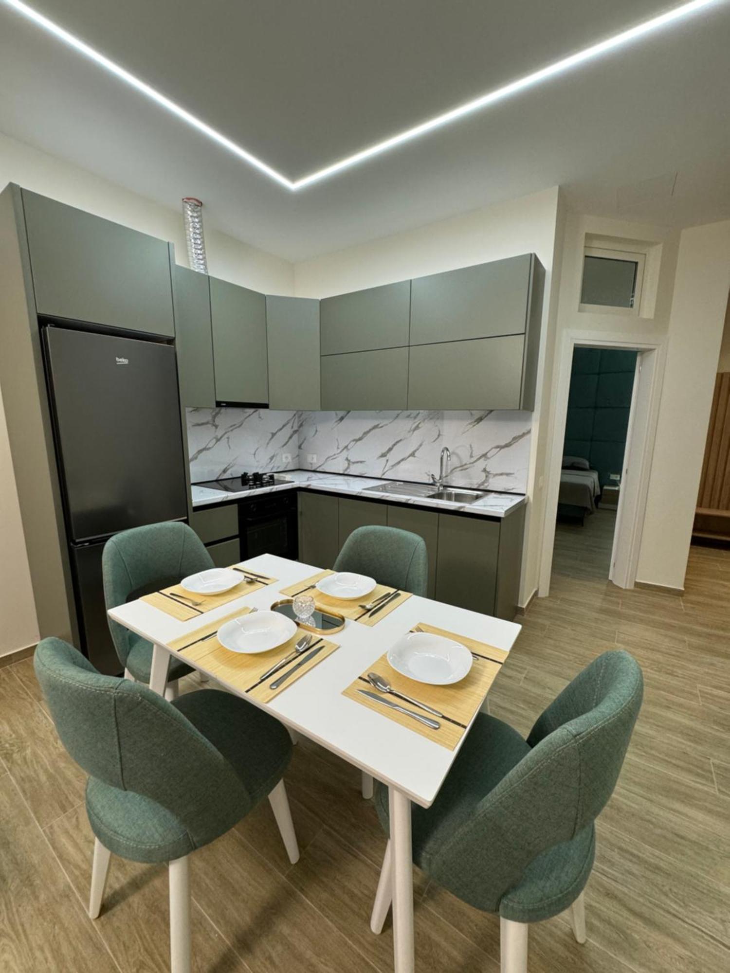 Isla'S Luxurious Seaside Apartments ดูร์เรส ภายนอก รูปภาพ